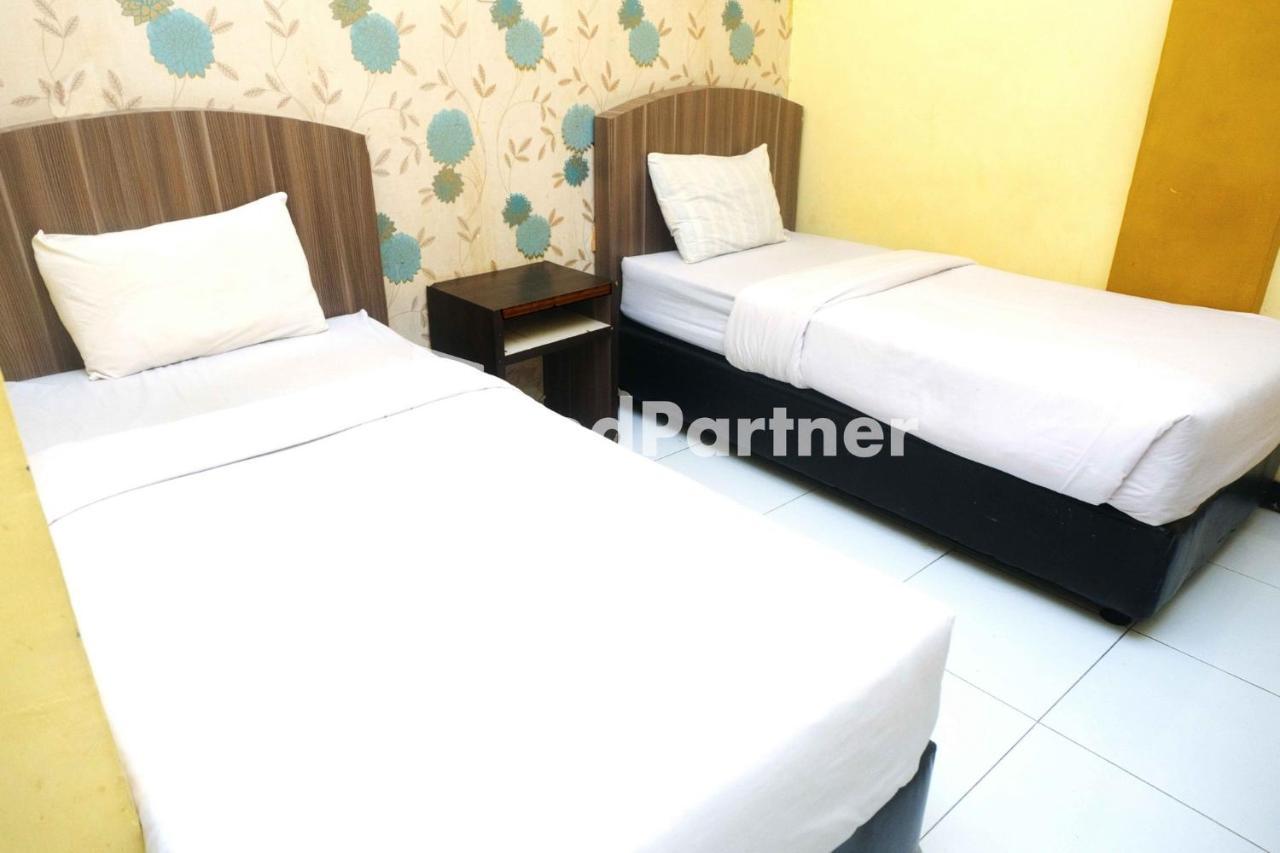 Hotel Permata Makassar Mitra Reddoorz Balangberu Extérieur photo
